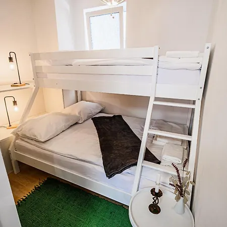 Ej Apartments With Ev Station *